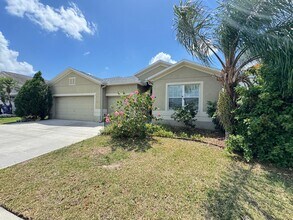 3723 Prescott Loop in Lakeland, FL - Building Photo - Building Photo