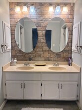 15403 Forest Peak in San Antonio, TX - Foto de edificio - Building Photo