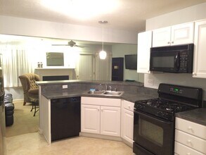 229 Knollwood Rd, Unit 229 Knollwood in Millersville, PA - Foto de edificio - Building Photo