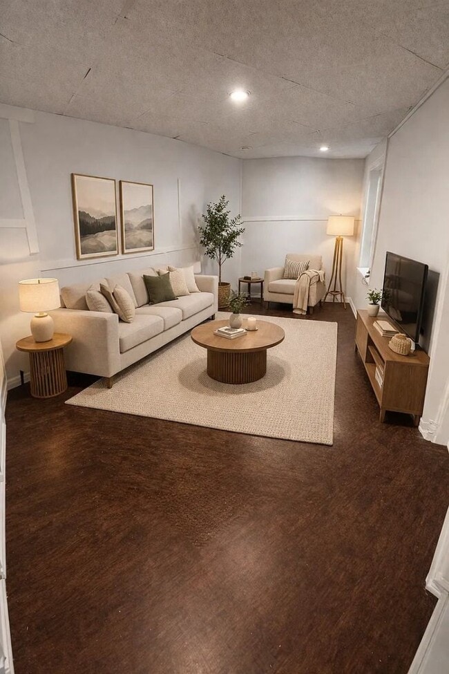 property at 727 Front St