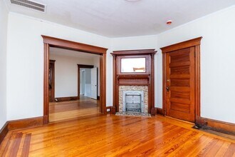 24 Walden St, Unit 2 in Cambridge, MA - Foto de edificio - Building Photo