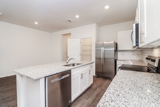 11829 Mountain Retreat Ln in Riverview, FL - Building Photo - Building Photo