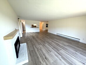 1055 S Eliseo Dr in Larkspur, CA - Building Photo - Building Photo
