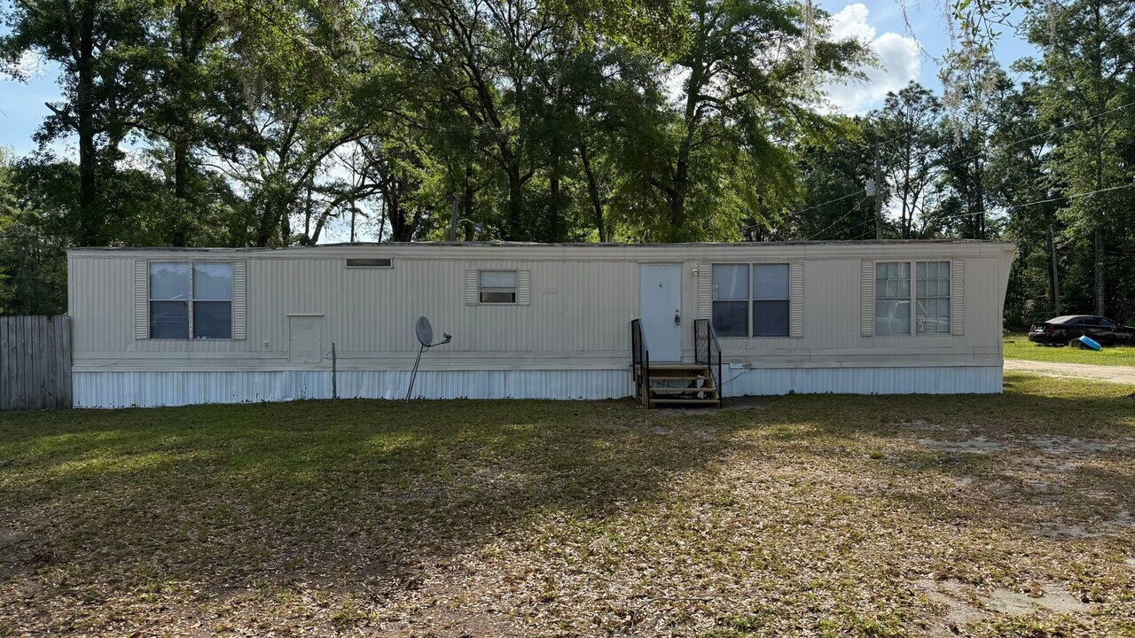 524 Arnall Dr in Allenhurst, GA - Building Photo