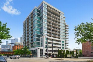 50 E 16th St in Chicago, IL - Building Photo