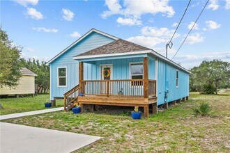 2111 Lone Star Rd in Rockport, TX - Building Photo - Building Photo