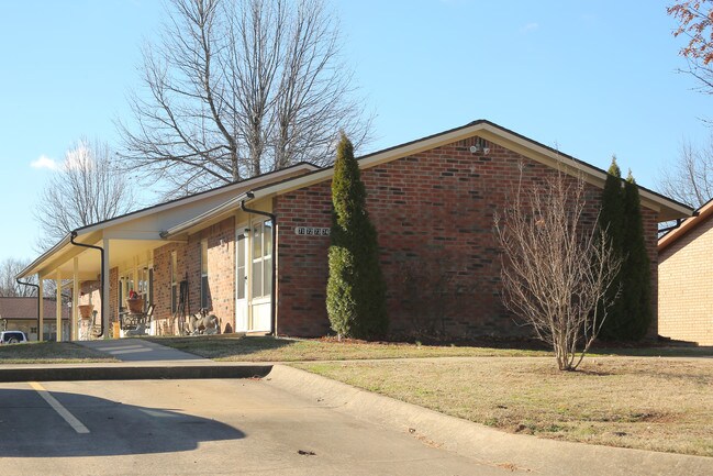 Spring Meadows in Springdale, AR - Foto de edificio - Building Photo