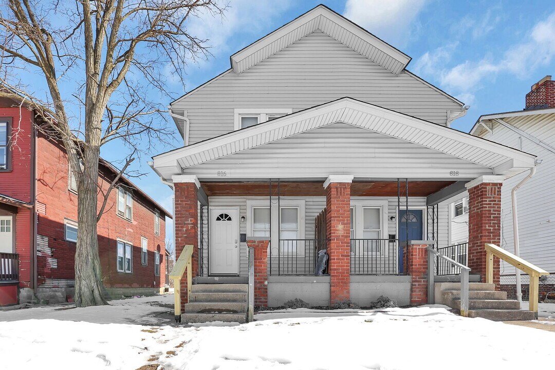 816 Wager St in Columbus, OH - Building Photo