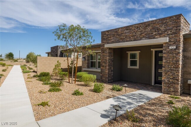 property at 929 Silverfir Ct