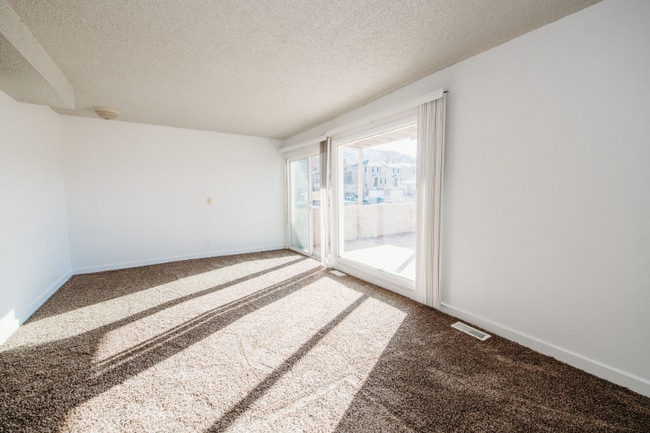 1054 Healy St-Unit -1054 Healy St Ogden UT 84 in Ogden, UT - Foto de edificio - Building Photo
