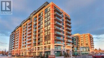 525 Wilson Ave in Toronto, ON - Building Photo