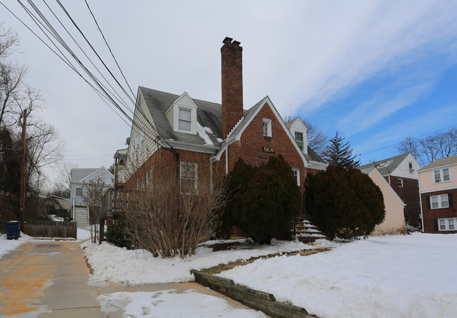 8108 Greenwood Ave in Takoma Park, MD - Foto de edificio - Building Photo