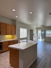 206 Oxburough Dr in Folsom, CA - Building Photo - Building Photo