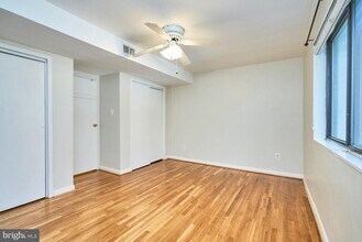 2016 N Adams St, Unit 304 in Arlington, VA - Foto de edificio - Building Photo