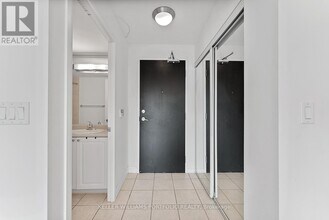 18 Yonge St in Toronto, ON - Building Photo - Building Photo