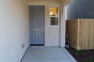 263 Shafer Ave in Merced, CA - Foto de edificio - Building Photo