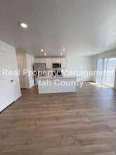 837 E Oakum Ln in Saratoga Springs, UT - Building Photo - Building Photo