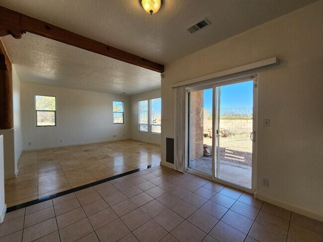 6739 Camino Rojo in Santa Fe, NM - Building Photo - Building Photo