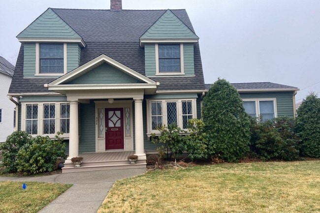 property at 2 Hasbrouck Ave