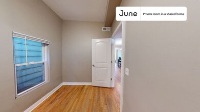 Room in Shared 3 bed/1 bath home in Chicago, IL - Foto de edificio - Building Photo
