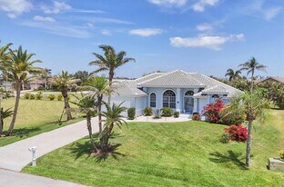 11 Amberjack Ln in Placida, FL - Building Photo