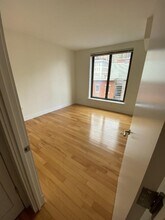 246 Front St in New York, NY - Building Photo - Building Photo