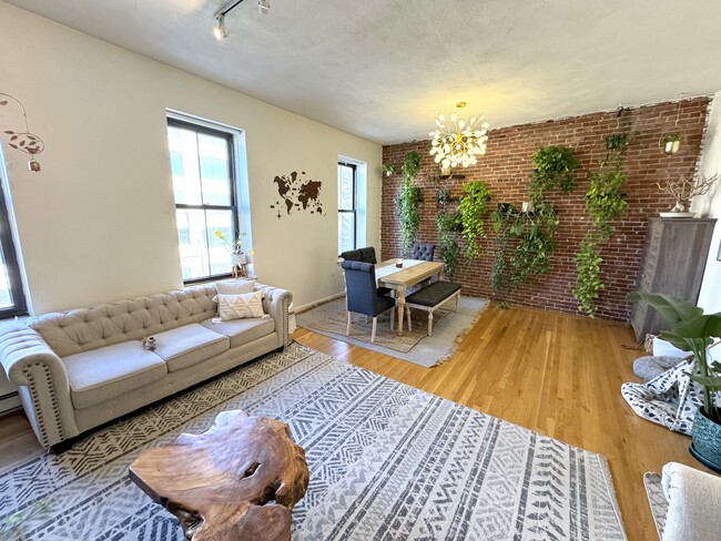 84 Berkeley St, Unit 3 in Boston, MA - Building Photo - Building Photo