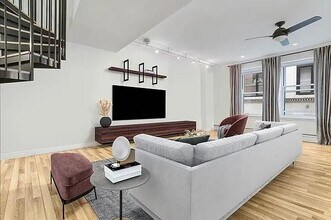 260 W Broadway in New York, NY - Building Photo - Building Photo