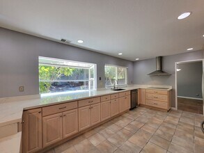 45185 Onondaga Dr in Fremont, CA - Building Photo - Building Photo