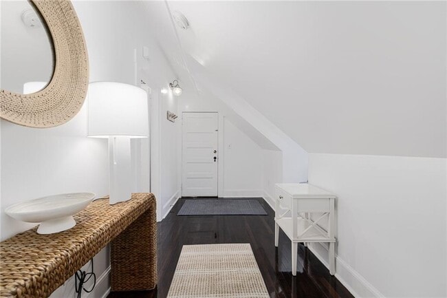 8 Brenton Rd in Newport, RI - Building Photo - Building Photo