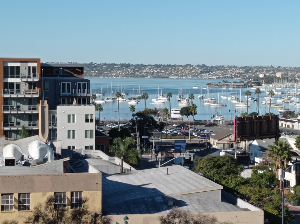 1970 Columbia St, Unit 500 in San Diego, CA - Foto de edificio