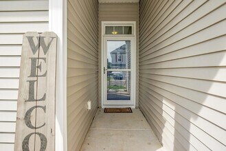 345 Fox Ridge Ln, Unit Shared in Moncks Corner, SC - Building Photo - Building Photo