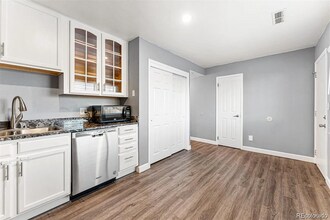 10401 W 45th Ave in Wheat Ridge, CO - Foto de edificio - Building Photo