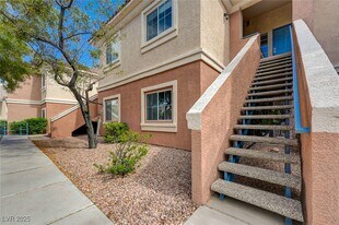 400 Amber Pine St in Las Vegas, NV - Building Photo