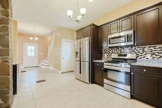 8 Tacoma St in Lynn, MA - Building Photo - Building Photo