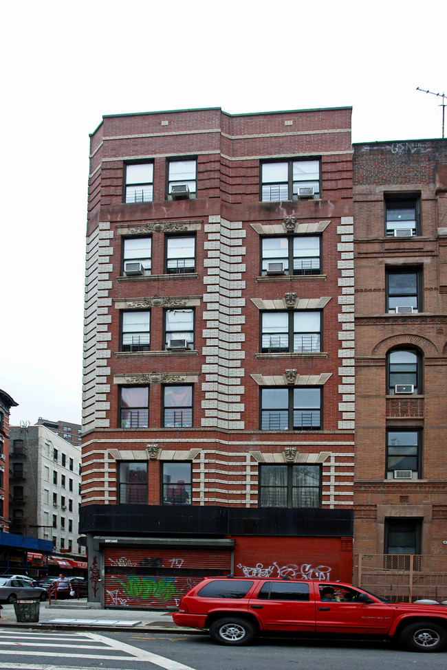 209 Henry St in New York, NY - Building Photo - Building Photo