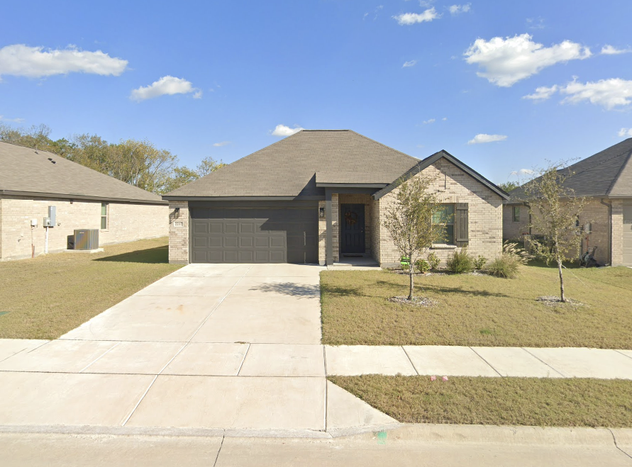 2217 Pacific Ave in Anna, TX - Foto de edificio