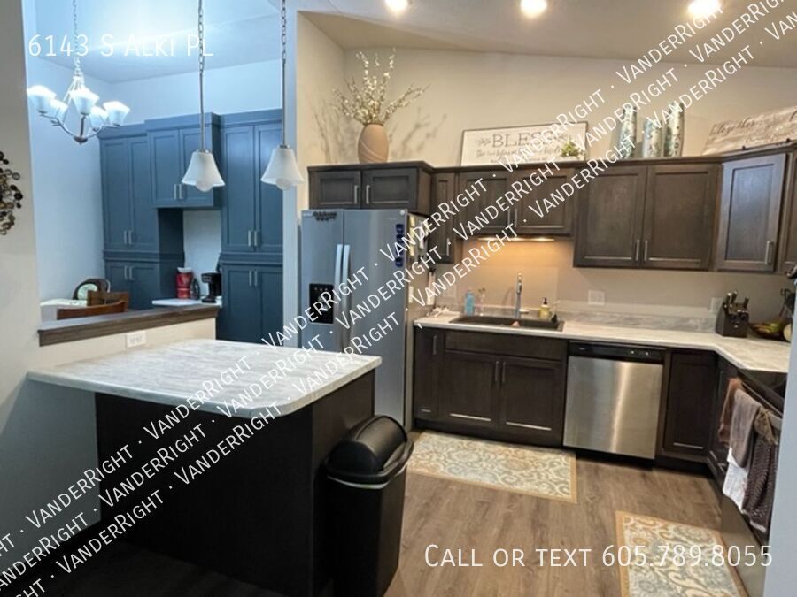 6143 S Alki Pl in Sioux Falls, SD - Building Photo