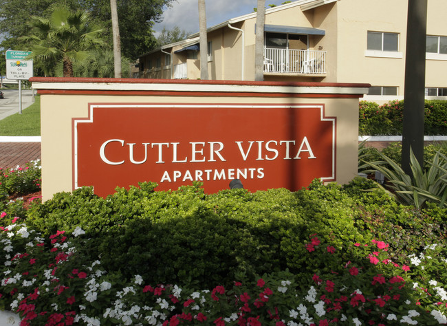 Cutler Vista in Cutler Bay, FL - Building Photo - Building Photo