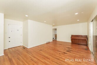 2226 Afton Way, Unit 75 in Colorado Springs, CO - Foto de edificio - Building Photo