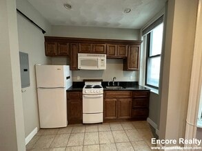 252 Newbury St, Unit #250-1R in Boston, MA - Building Photo - Building Photo