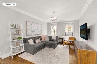210-218 W 19th St in New York, NY - Building Photo - Building Photo