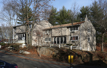 Bunker Hill in Waterbury, CT - Foto de edificio - Building Photo