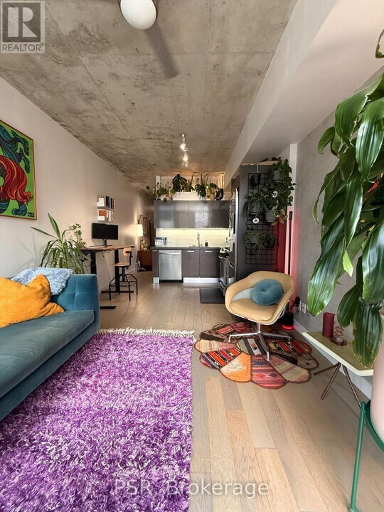 25 Stafford St in Toronto, ON - Building Photo