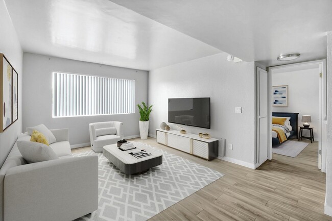 Valerio Palms in Van Nuys, CA - Building Photo - Building Photo