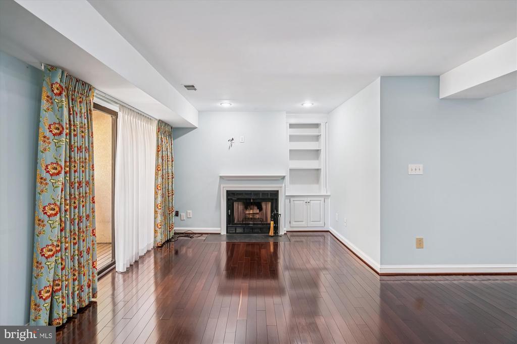 8934 Battery Pl in Bethesda, MD - Building Photo
