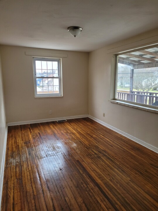 105 Mitchell St, Unit 2 S in Endicott, NY - Building Photo