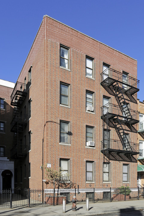 3222 41st St in Astoria, NY - Foto de edificio