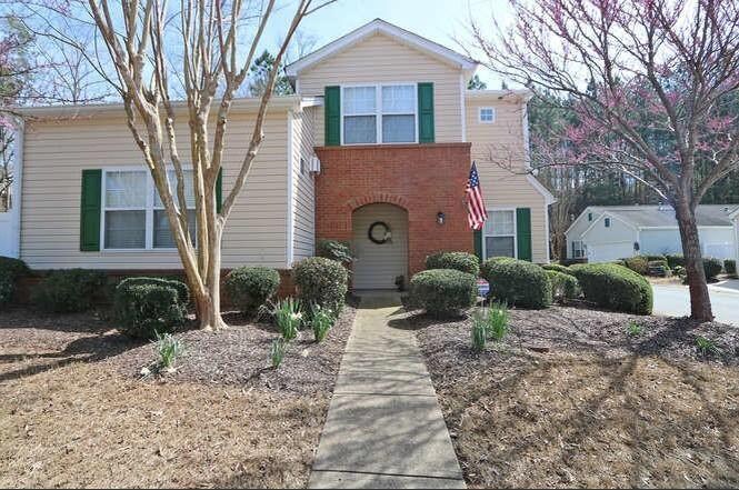 107 W Oaks Ct in Woodstock, GA - Building Photo