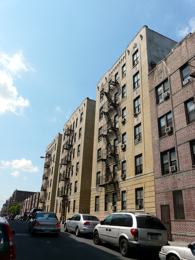 1153 Boynton Ave in Bronx, NY - Foto de edificio - Building Photo